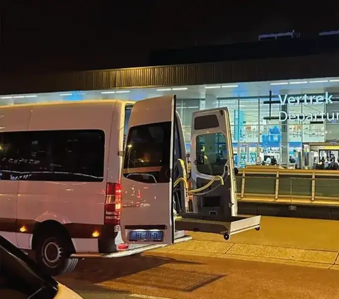 Rolstoeltaxi Schiphol Badhoevedorp